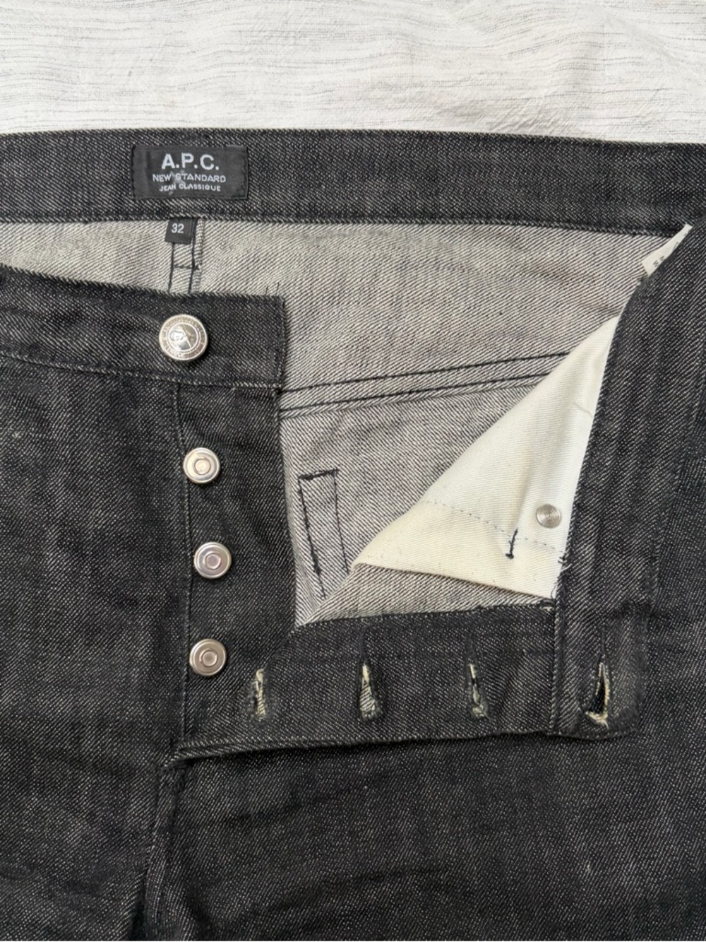 A.P.C. New Standard Jean Classique in Black size 32 - Picture 3 of 5